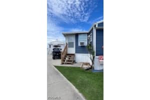 16917 Captains Dr, Bokeelia