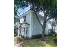 10053 Spyglass Hill Ln, Fort Myers
