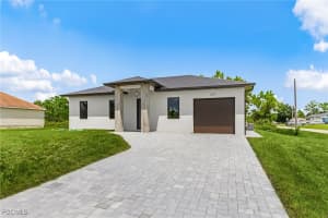607 8th Street, Lehigh Acres, FL 33972 - MLS#2025003800
