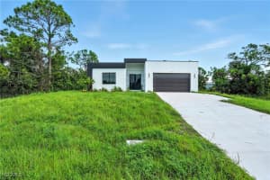 2725 Embers Parkway, Cape Coral, FL 33993 - MLS#2025003829
