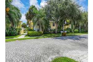 1240 Shady Rest Ln 104, Naples