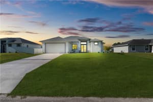 3711 Trent St, Fort Myers