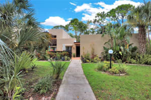 120 Pinebrook Dr, Fort Myers