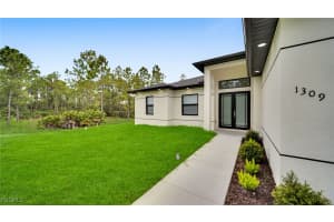 1309 Jhons Ave, Lehigh Acres, FL 33972 Sold 09/30/25