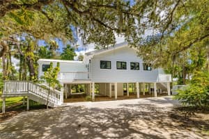 19481/483 S River Rd Alva, FL 33920 - Off Market