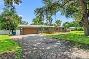 52 W North Shore Ave, North Fort Myers