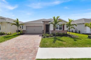 872 Stonewater Lake Ter, Cape Coral