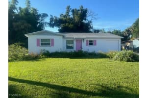 4566 Seminole St, Fort Myers