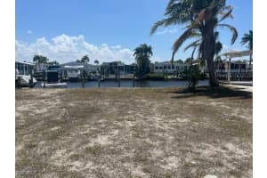 5537 Sir Walter Way, North Fort Myers, FL 33917 - MLS#2025004378
