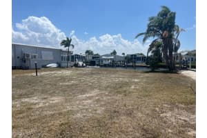 5537 Sir Walter Way, North Fort Myers, FL 33917 - MLS#2025004378