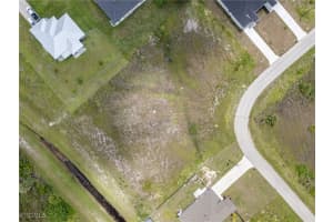 375 Palmyra Avenue, Lehigh Acres, FL 33974 Sold 08/26/25