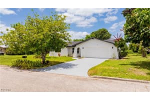 220 Daleview Ave, Lehigh Acres