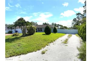 200 Ivan Ave N, Lehigh Acres
