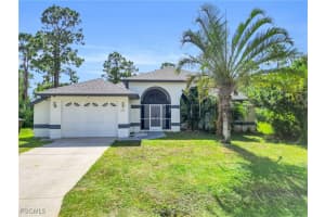 809 Hamilton Avenue, Lehigh Acres, FL 33972 - MLS#2025004570