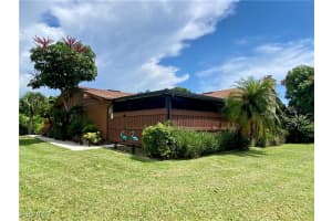 5647 Foxlake Dr, North Fort Myers