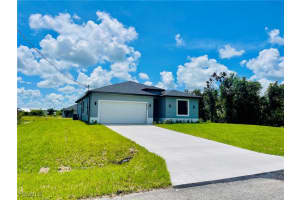 8045 OAKLEAF Circle, Labelle, FL 33935 - MLS#2025004741