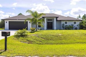 912 Thompson Avenue, Lehigh Acres, FL 33972 - MLS#2025004827