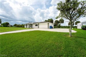 1037 Caloosahatchee Drive, Moore Haven, FL 33471 Sold 08/22/25