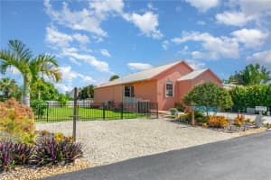 6070 Waterway Bay Drive, Fort Myers, FL 33908 - MLS#2025004916