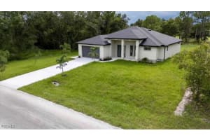 607 McArthur Avenue, Lehigh Acres, FL 33936 - MLS#2025005266