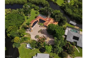 2475 Bridge Rd, North Fort Myers