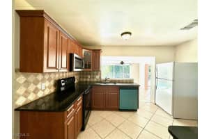 2400 Hunter Terrace, Fort Myers, FL 33901 - MLS#2025005404