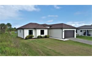 585 41st Avenue, Naples, FL 34120 - MLS#2025005449