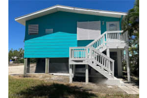 226 Connecticut St, Fort Myers Beach