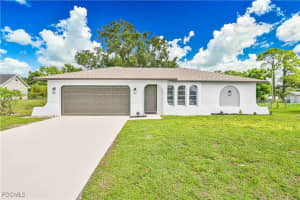 1001 Monroe Dr, Lehigh Acres