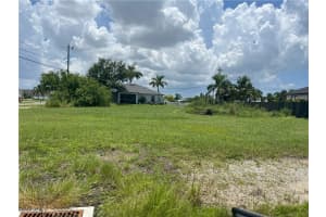 344 10th Terrace, Cape Coral, FL 33909 Sold 10/28/25