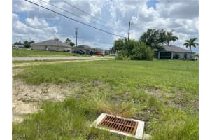 344 10th Terrace, Cape Coral, FL 33909 Sold 10/28/25