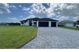 420 1st Place, Cape Coral, FL 33993 - MLS#2025005715