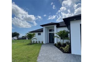 420 1st Place, Cape Coral, FL 33993 - MLS#2025005715