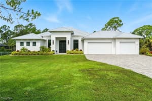 709 15th St Sw, Naples