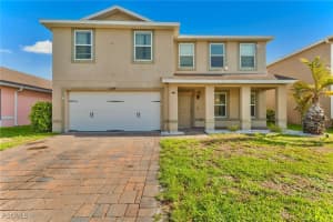 10329 Canal Brook Ln, Lehigh Acres