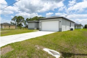 2809 18th Street, Lehigh Acres, FL 33976 - MLS#2025005843