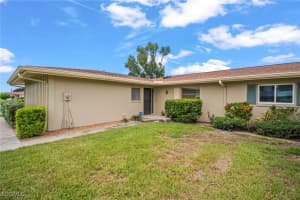 5586 Pendlewood Ln, Fort Myers