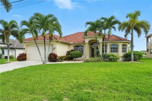 227 Sw 28th Ter, Cape Coral