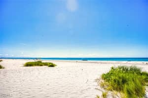 1246 Fulgur St 207, Sanibel