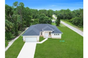 933 Anthony St E, Lehigh Acres