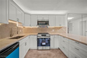 1703 park meadows Drive, Fort Myers, FL 33907 - MLS#2025006344