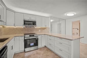 1703 park meadows Drive, Fort Myers, FL 33907 - MLS#2025006344