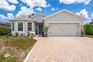 821 Ne 6th Pl, Cape Coral
