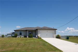 9048 Lamkin Cir, Labelle