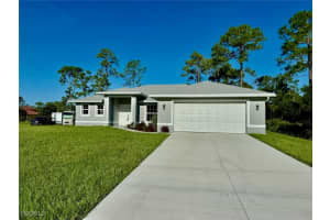 913 Desoto Avenue, Lehigh Acres, FL 33972 Sold 10/17/25