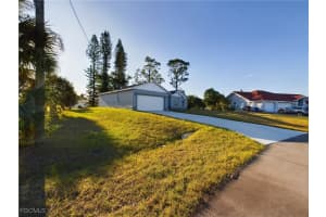 15 Hampton Ave, Lehigh Acres