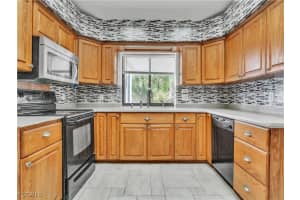 222 Se 44th Ter Cape Coral, FL 33904 - Off Market