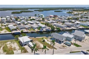 856 Oak Street, Fort Myers Beach, FL 33931 - MLS#2025006484