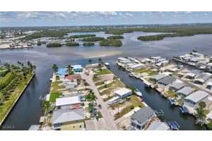 856 Oak Street, Fort Myers Beach, FL 33931 - MLS#2025006484