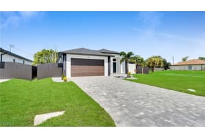 613 11th Place, Cape Coral, FL 33991 - MLS#2025006732